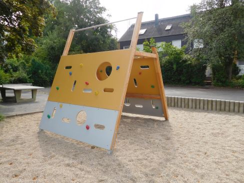Neues Klettergerüst_b Neues Klettergerüst_b
